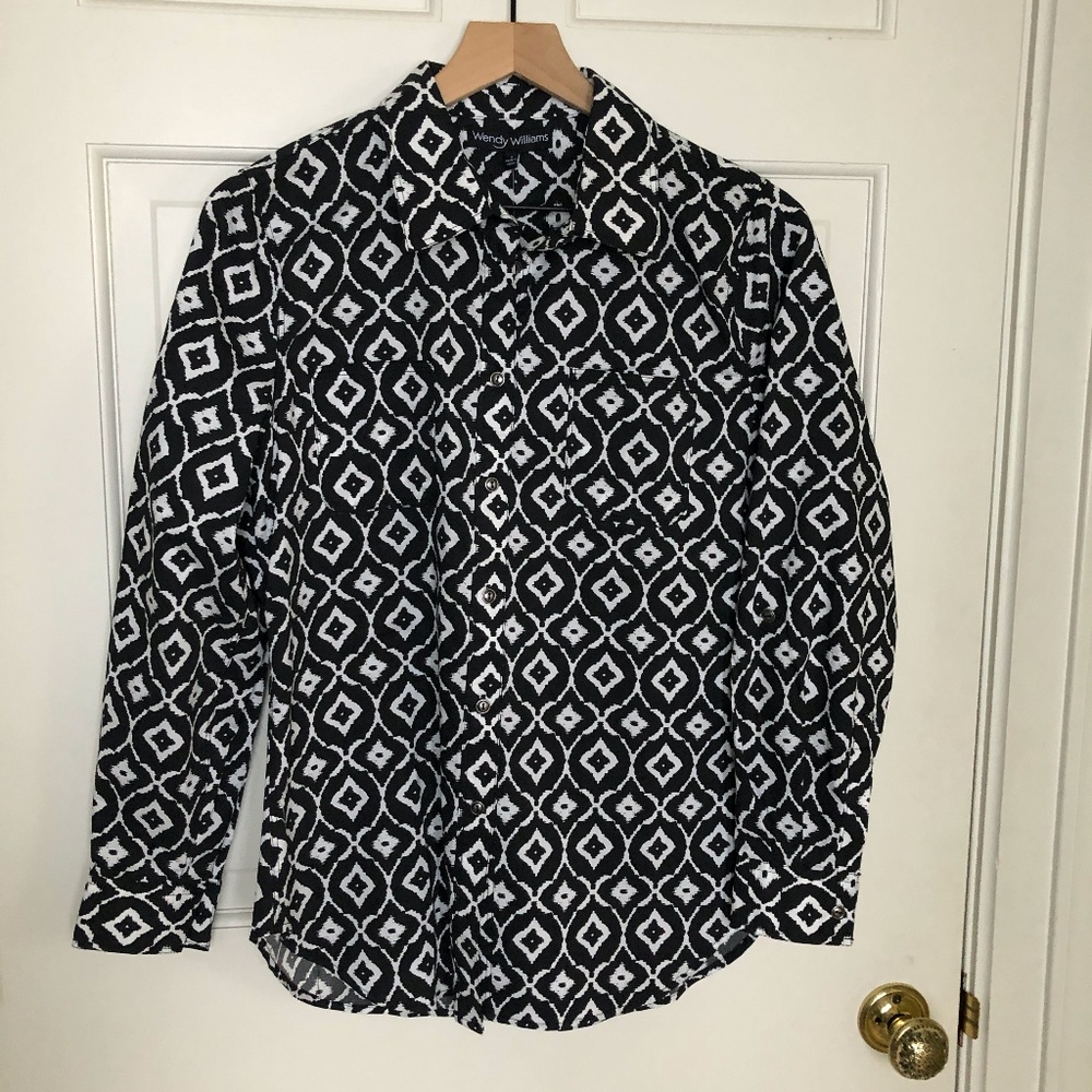NWT WENDY WILLIAMS Sz Small Button-down Shirt
